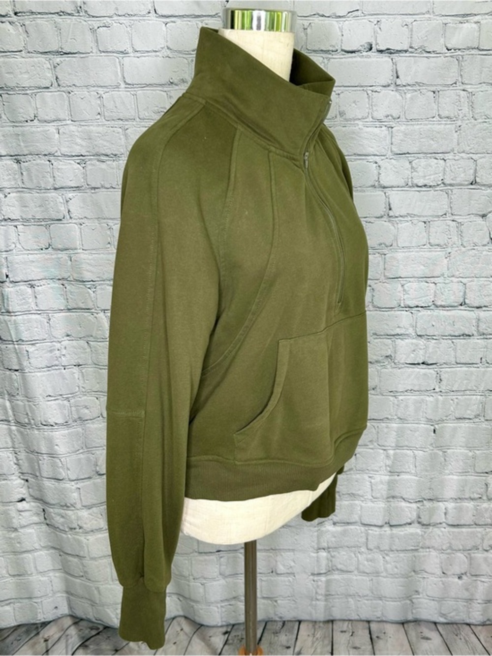 Athletic Quarter-Zip Pullover Sweatshirt Green Size M EUC - Picture 4 of 7